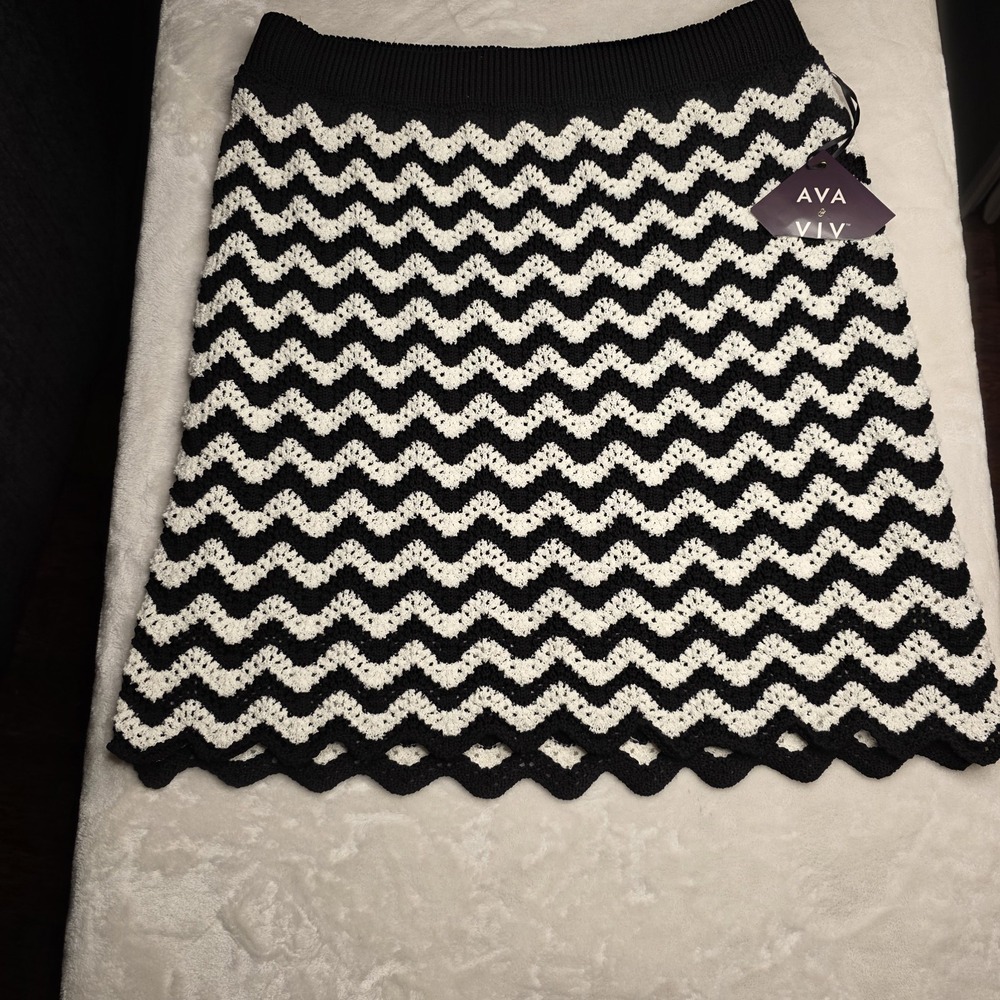 Ava & Viv XXL Black/White Chevron Knit Crochet Mini Skirt NWT 60's Mod